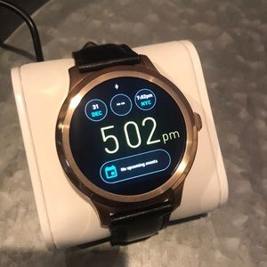 FOSSIL SMARTWATCH